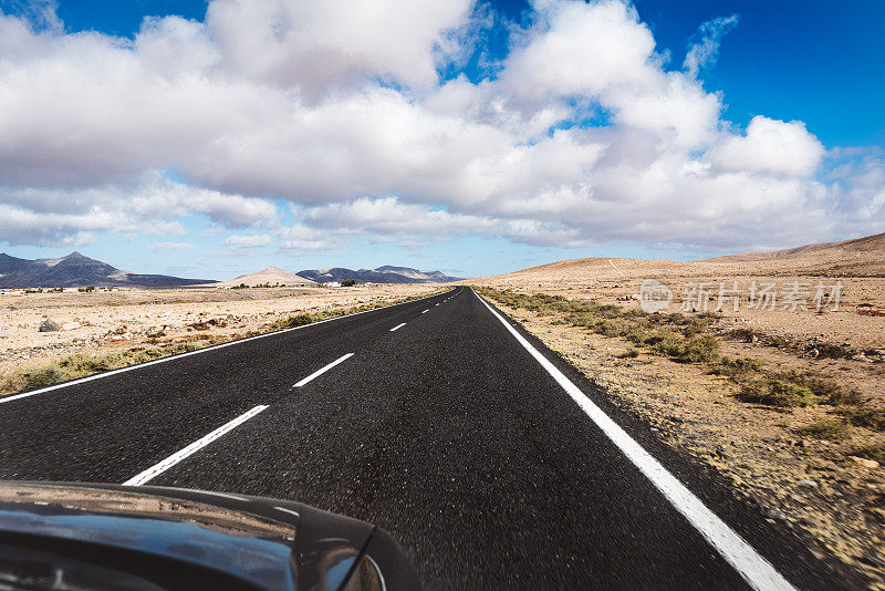 沙漠公路旅行