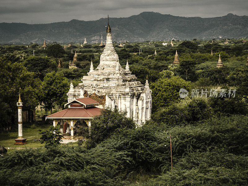 缅甸蒲甘古庙景色
