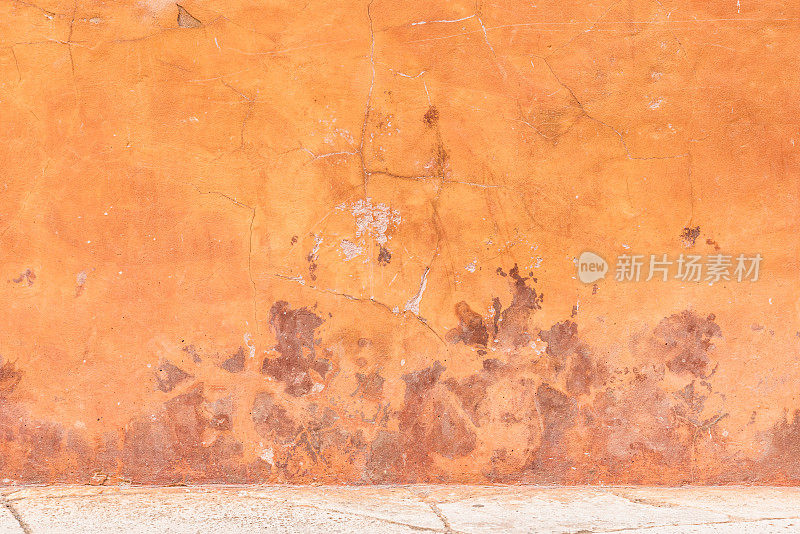 旧地中海灰泥墙和路面背景纹理