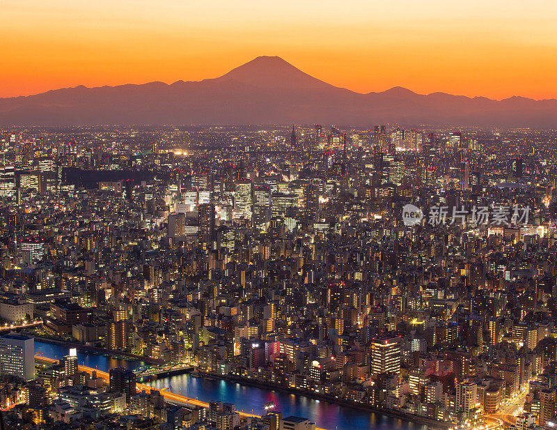 东京的城市景观和富士山