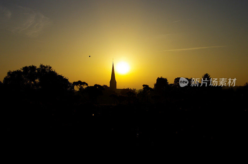 农村日出场景