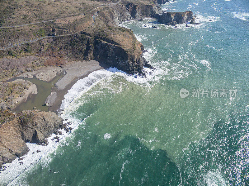 海岸无人机拍摄的太平洋海景:加利福尼亚北部