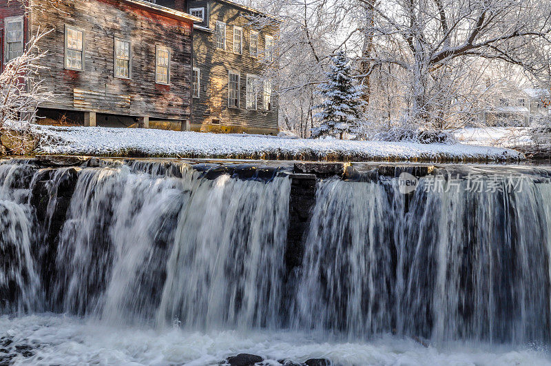 佛蒙特州布兰登水獭溪的冬雪