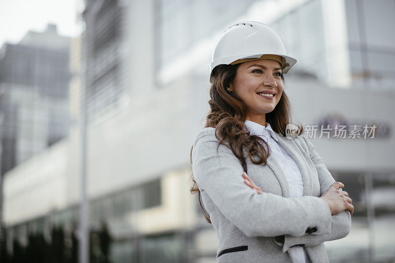 女商人,建筑师,工程师。建筑工地女工程师