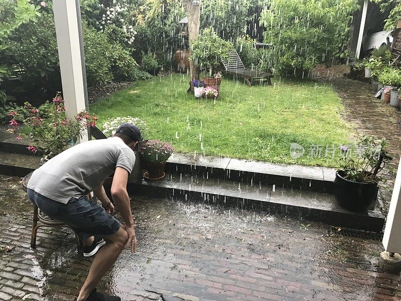 大雨淋浴