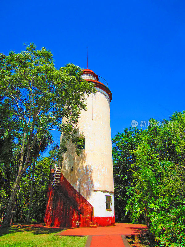 阿根廷伊瓜苏瀑布上的灯塔