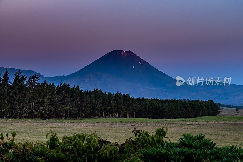 恩高鲁霍山，汤加里罗国家公园，新西兰