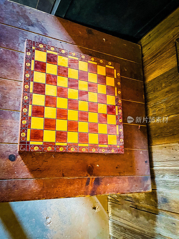 老式的跳棋或棋盘