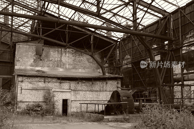 老工厂的仓库