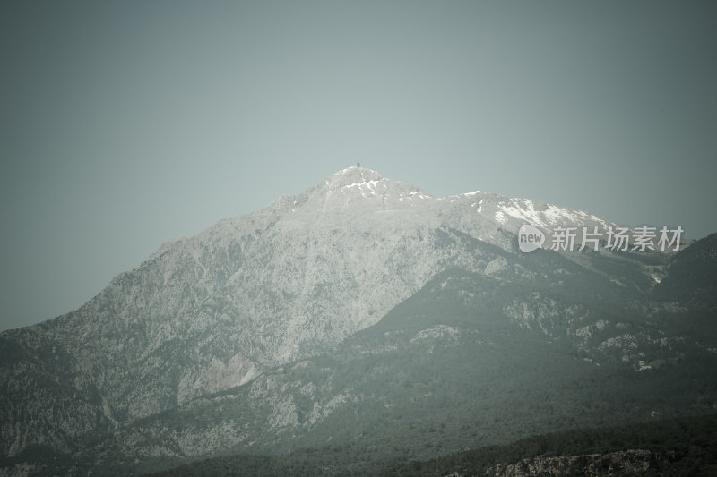 塔塔里山顶