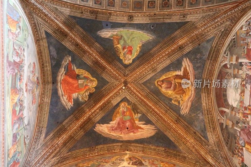 意大利佛罗伦萨圣玛丽亚诺维拉大教堂的壁画天花板
