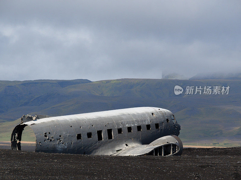 一架美国军用飞机在冰岛坠毁