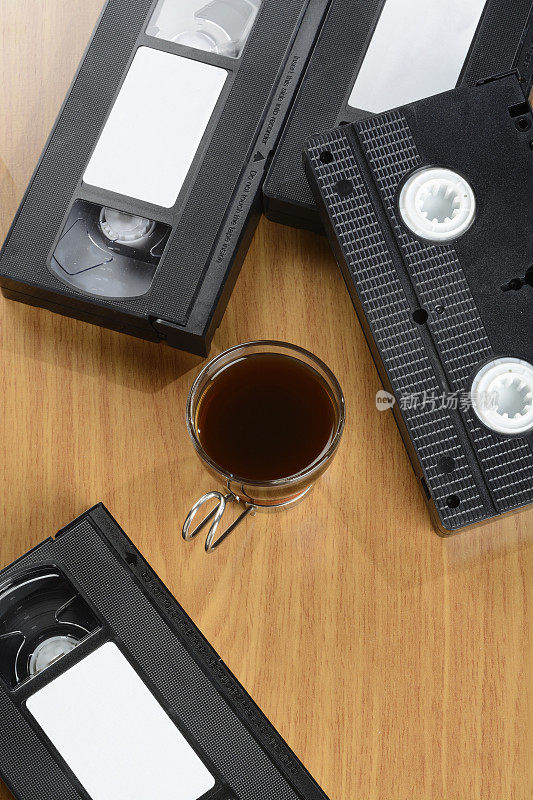 录像带和咖啡