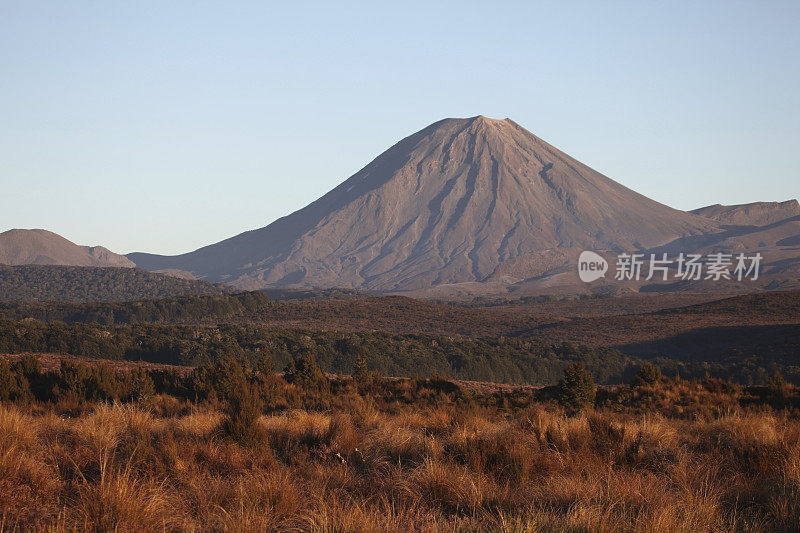 恩高鲁霍山，汤加里罗国家公园，新西兰