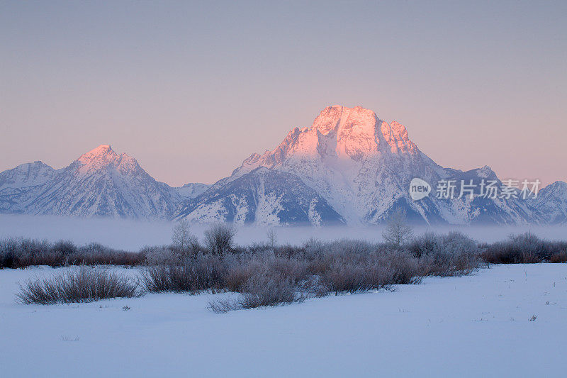 冬天早晨的莫兰山