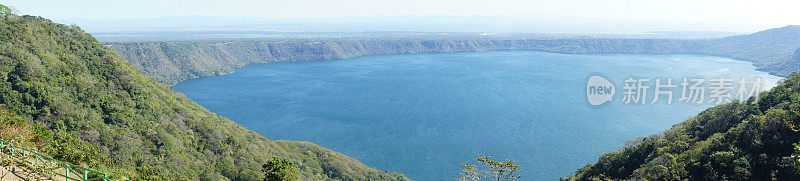 尼加拉瓜阿波约湖全景