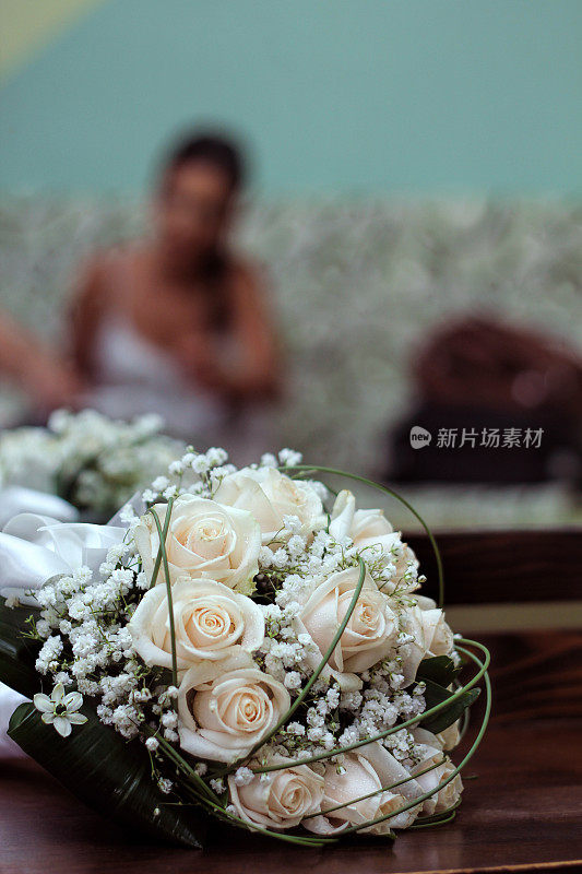 新娘面前的花束正在为婚礼做准备