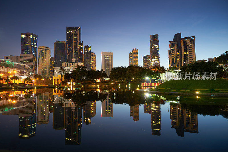 吉隆坡市区日出前