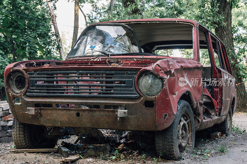破旧、废弃、生锈的复古车