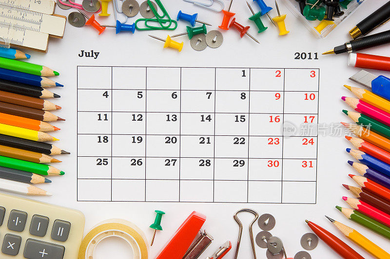 2011年的月度日历和办公用品