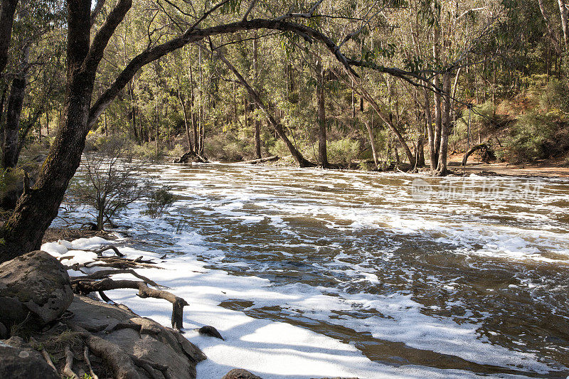 墨累河位于澳大利亚西部