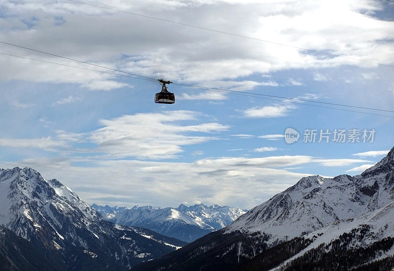 在奥地利圣安东滑雪