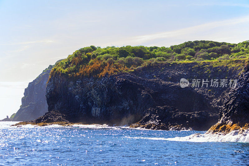 费尔南多・迪诺罗尼亚拥有大海、高山和天空，令人惊叹的风景。