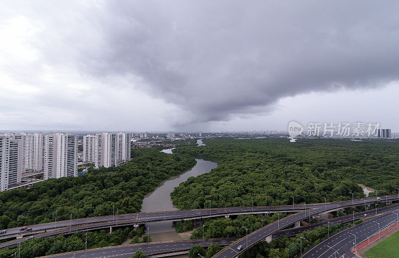 宝儿维亚基姆社区在雨天