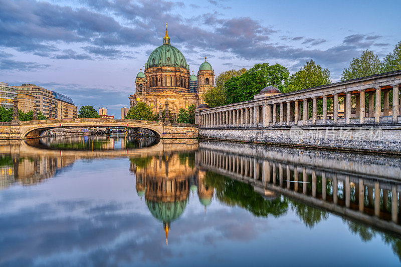 黄昏的柏林大教堂