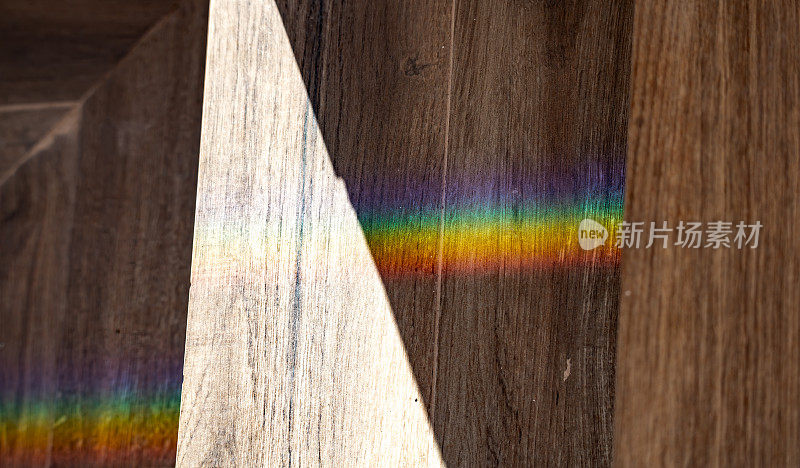 摩洛哥塔哈佐的楼梯上的彩虹折射