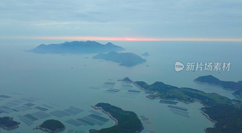 日落时分的渔场，福建霞浦，中国