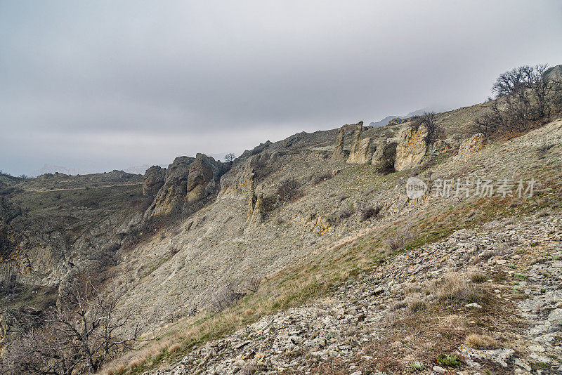 死亡城的姜饼马岩石和奇异岩石。卡拉达格保护区的Khoba-Tele山脊。克里米亚