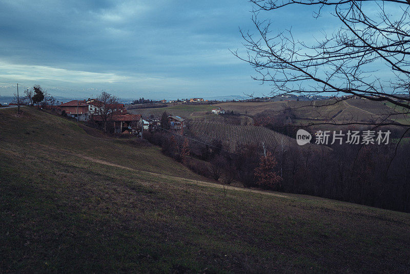 典型的朗河意大利风景