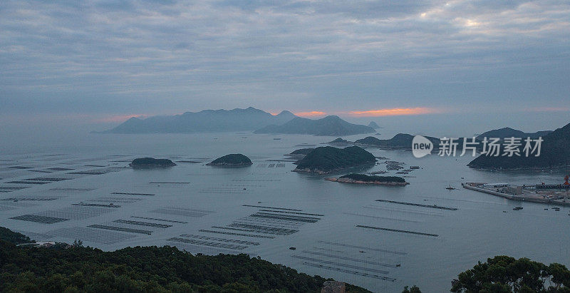 日落时分的渔场，福建霞浦，中国