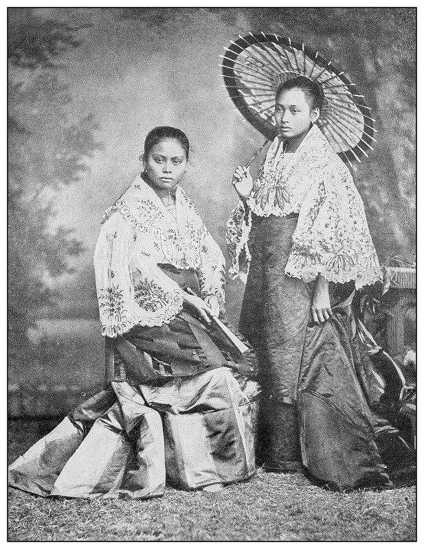 古董黑白照片:菲律宾的他加禄女孩