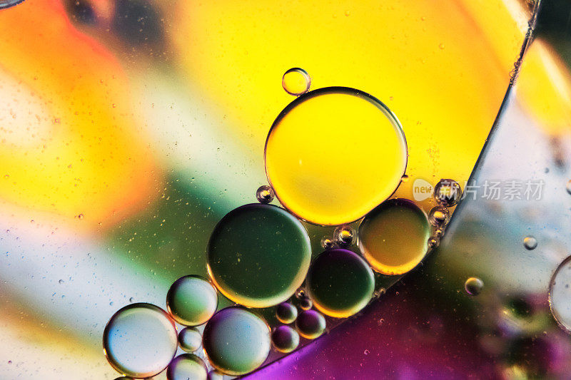 水和油气泡颜色抽象