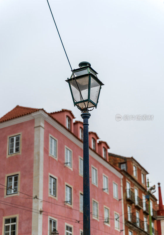 华丽的里斯本灯柱在市中心区