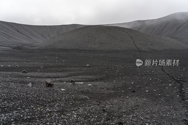 在赫弗贾尔火山的底部