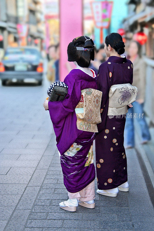 两艘日本艺妓