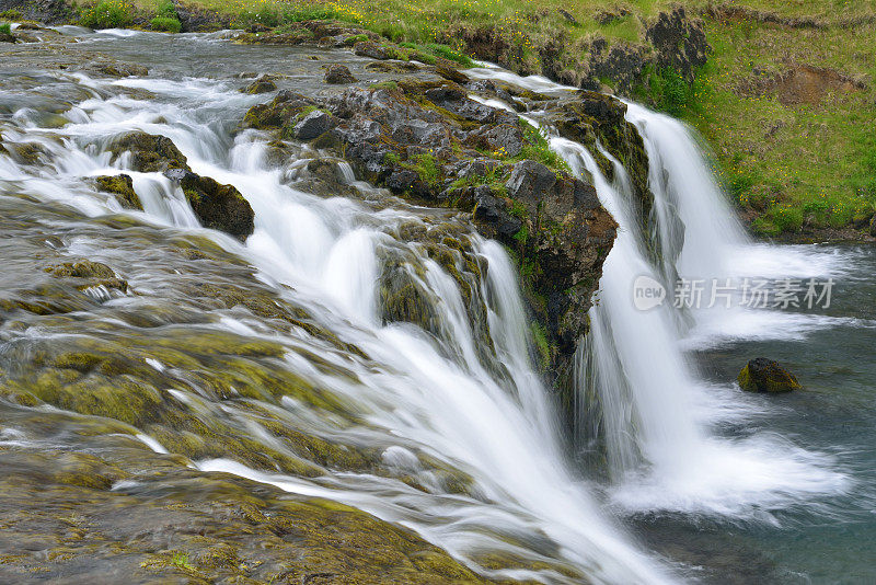 冰岛Hveragerdi的Varma河瀑布