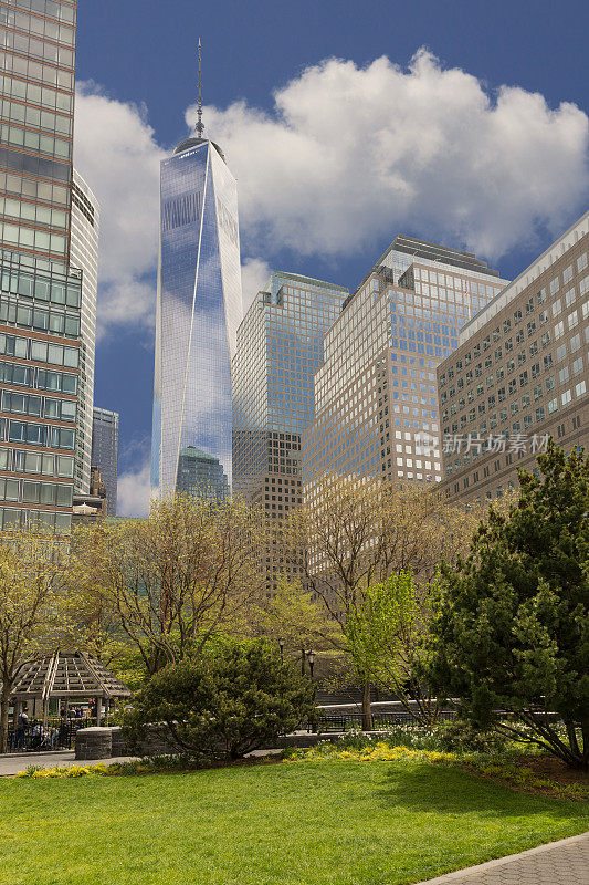 炮台公园城市天际线与世界贸易中心，纽约。