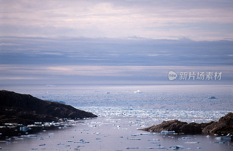 俯瞰格陵兰海。