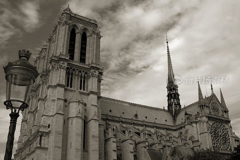 法国巴黎圣母院…