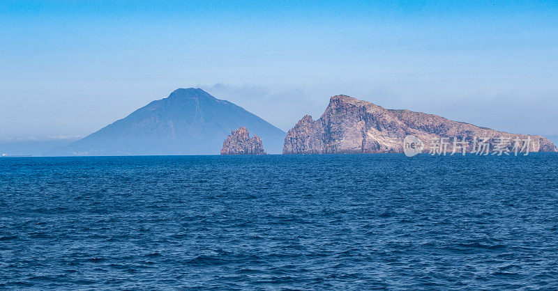 斯特龙博利火山在埃奥利岛，西西里岛