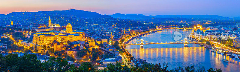 布达佩斯，匈牙利城市的暮色