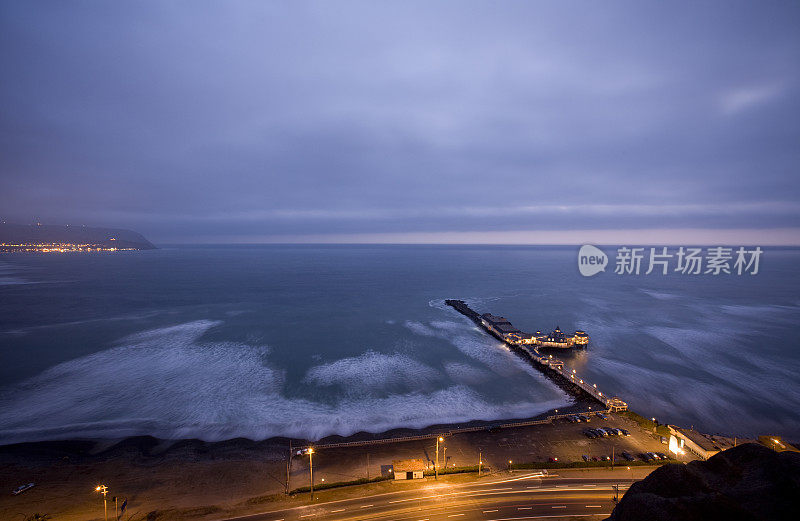 从秘鲁利马米拉弗洛雷斯的海景