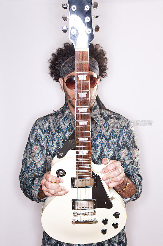 嘻哈吉他音乐家