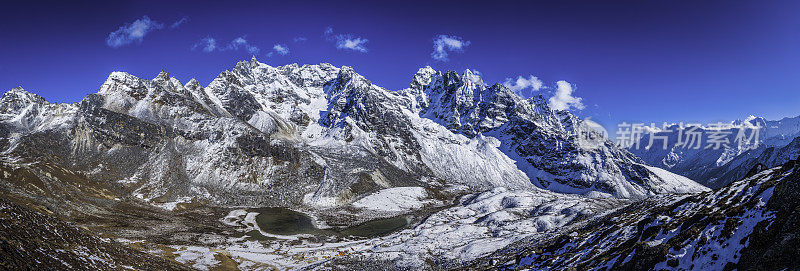 雪山山峰全景荒野冰川山谷喜马拉雅山尼泊尔