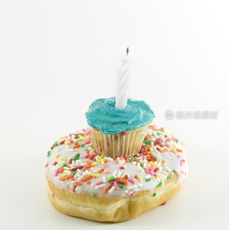 生日糖果，纸杯蛋糕和甜甜圈