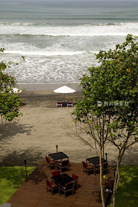 巴厘岛水明漾海滩甲板